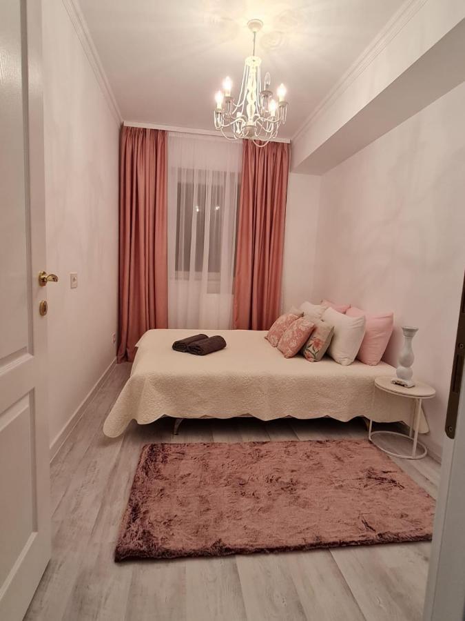 Apartament Larysse Oradea Buitenkant foto