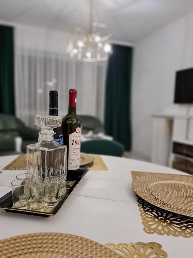 Apartament Larysse Oradea Buitenkant foto